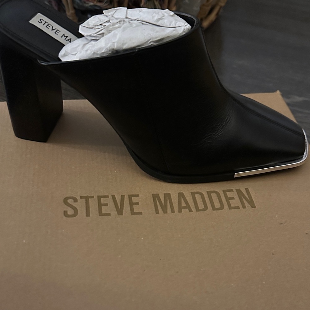 Steve Madden Black Leather Mules